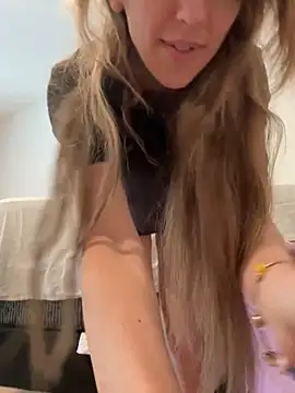 Snapshot of CelestialRuby chatting on October 18, 2025, 2:51 pm CelestialRuby online show from October 18, 2025, 2:51 pm