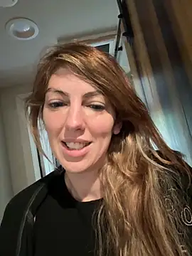 Snapshot of CelestialRuby chatting on October 24, 2025, 2:35 pm CelestialRuby online show from October 24, 2025, 2:35 pm