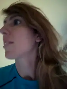 Snapshot of CelestialRuby chatting on October 28, 2025, 2:42 pm CelestialRuby online show from October 28, 2025, 2:42 pm