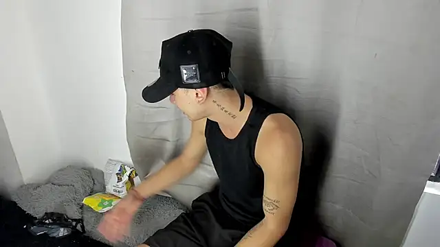 Snapshot of angel_boy_sex chatting on December 15, 2025, 4:55 pm angel boy sex online show from December 15, 2025, 4:55 pm