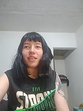 Snapshot of Angeline__Thompson chatting on December 14, 2025, 2:06 am Angeline Thompson online show from December 14, 2025, 2:06 am