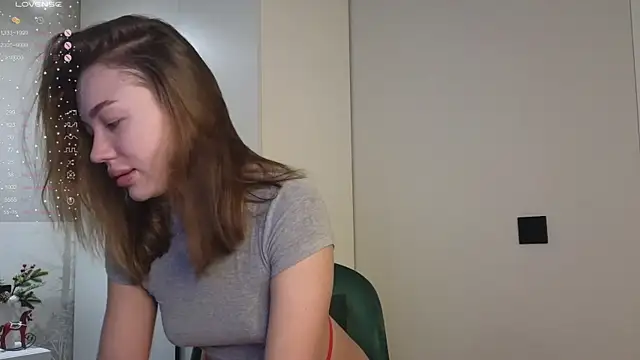 Snapshot of PrincessDafney chatting on December 15, 2025, 4:50 am PrincessDafney online show from December 15, 2025, 4:50 am