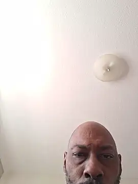 Snapshot of Rizzle9800 chatting on December 15, 2025, 7:29 pm Rizzle9800 online show from December 15, 2025, 7:29 pm