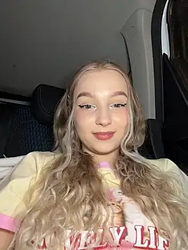 Snapshot of -teenytiny- chatting on December 14, 2025, 3:17 pm -teenytiny- online show from December 14, 2025, 3:17 pm