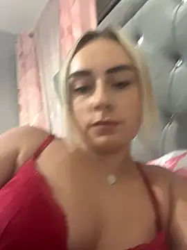 Snapshot of ScarletJ_ chatting on December 14, 2025, 1:00 am ScarletJ online show from December 14, 2025, 1:00 am