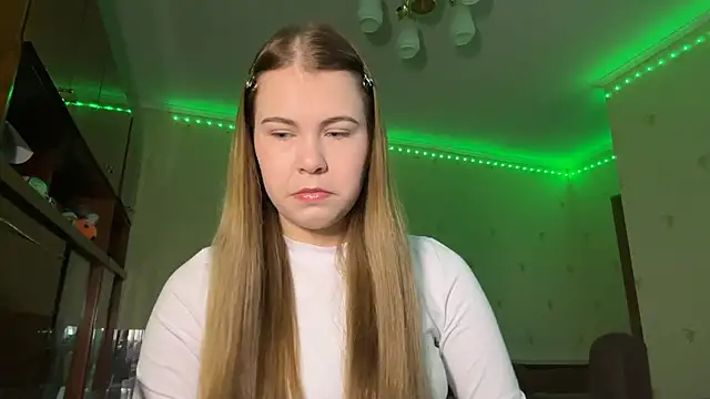 Snapshot of MaevAmy chatting on December 15, 2025, 12:31 pm MaevAmy online show from December 15, 2025, 12:31 pm