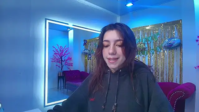 Snapshot of Isabell_smiith chatting on December 14, 2025, 11:04 am Isabell smiith online show from December 14, 2025, 11:04 am