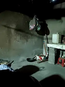 Snapshot of maykimloc chatting on December 15, 2025, 10:08 am maykimloc online show from December 15, 2025, 10:08 am