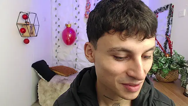 Snapshot of Noah_Vera chatting on December 16, 2025, 3:44 am Noah Vera online show from December 16, 2025, 3:44 am