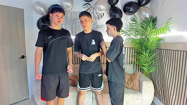 Snapshot of Just4life242 chatting on December 13, 2025, 9:31 pm Just4life242 online show from December 13, 2025, 9:31 pm