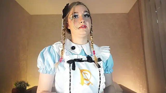 AlessandraPatel online show from December 16, 2025, 6:18 am