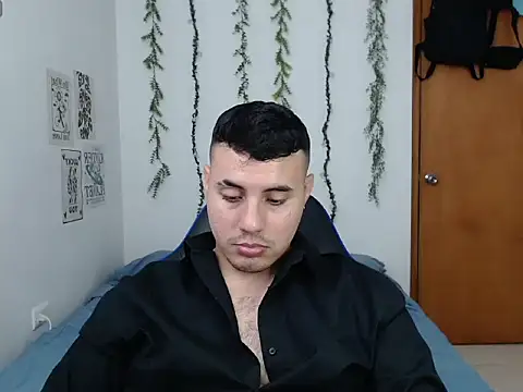 ENZO444  online show from December 15, 2025, 3:11 am