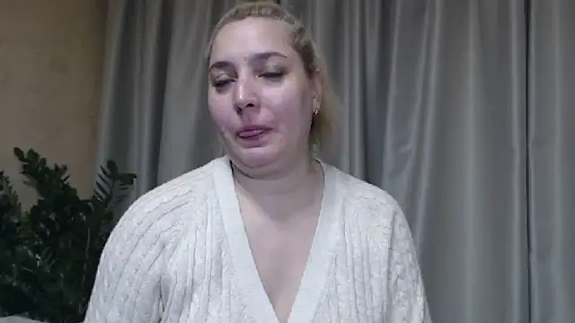 sweetpussy13 online show from December 4, 2025, 7:06 am