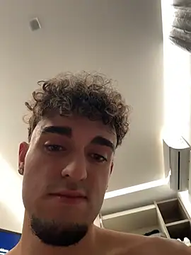 Snapshot of rich_papi chatting on December 14, 2025, 3:39 pm rich papi online show from December 14, 2025, 3:39 pm