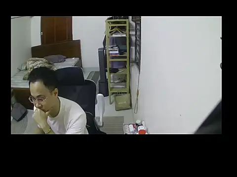 Snapshot of battman4488 chatting on December 14, 2025, 11:04 am battman4488 online show from December 14, 2025, 11:04 am