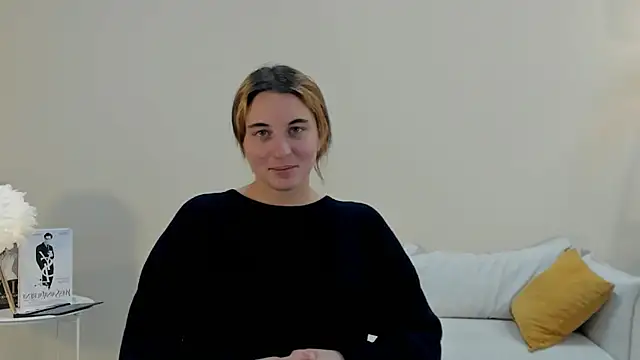 VeniceMostrom online show from December 16, 2025, 1:16 pm