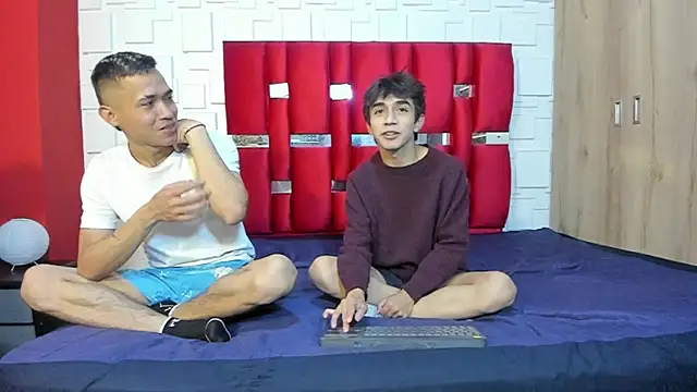 Snapshot of PetterSosa25 chatting on December 14, 2025, 2:44 pm PetterSosa25 online show from December 14, 2025, 2:44 pm