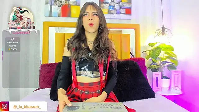 Milow Russo  online show from December 15, 2025, 7:07 pm