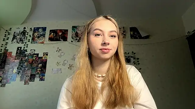 JanelBray online show from December 17, 2025, 11:16 am