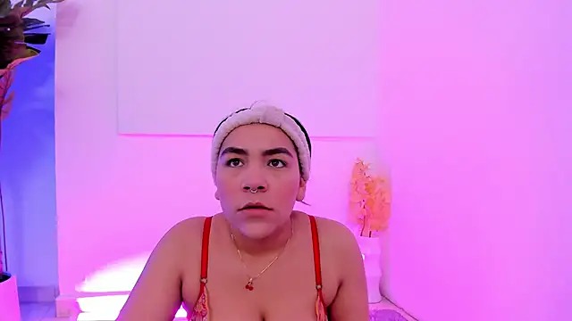 Sophie-dallas online show from December 15, 2025, 12:53 pm