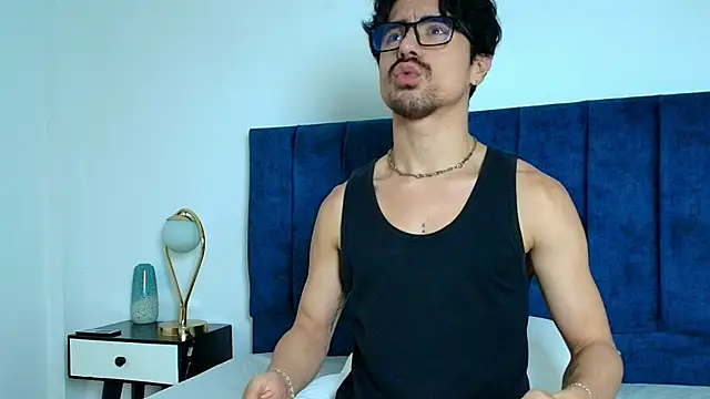 Ethan Briggs online show from December 19, 2025, 5:25 am