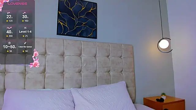 Snapshot of Lilie_petite chatting on December 13, 2025, 11:10 pm Lilie petite online show from December 13, 2025, 11:10 pm