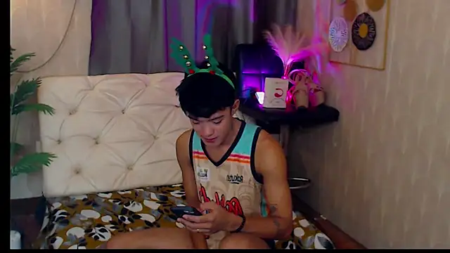 Snapshot of robin_hotcummerx chatting on December 15, 2025, 5:34 am robin hotcummerx online show from December 15, 2025, 5:34 am