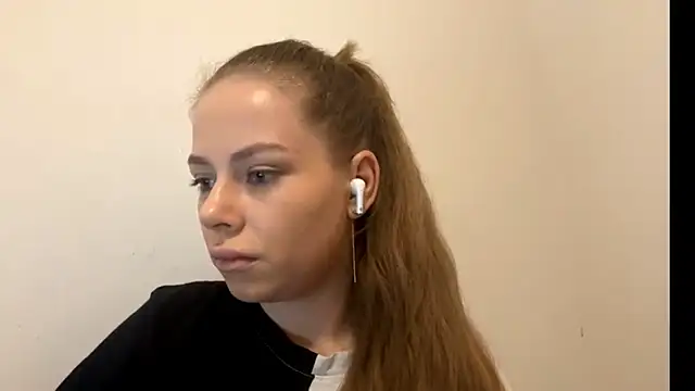 GinnyVanlaere online show from December 19, 2025, 1:34 am