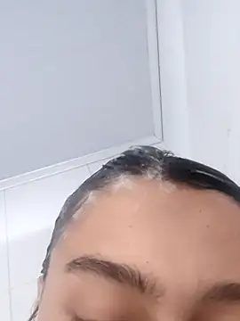 Snapshot of Naomism-- chatting on December 18, 2025, 6:03 pm Naomism-- online show from December 18, 2025, 6:03 pm