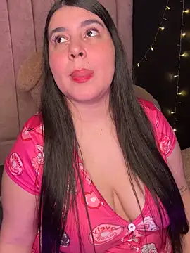 Ivy 19 online show from December 18, 2025, 9:32 pm