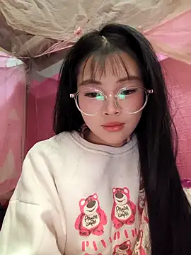 Snapshot of Quieny-x chatting on December 14, 2025, 1:49 pm Quieny-x online show from December 14, 2025, 1:49 pm