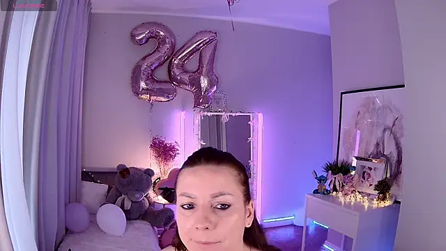 Snapshot of Ann_Me chatting on December 14, 2025, 7:14 am Ann Me online show from December 14, 2025, 7:14 am