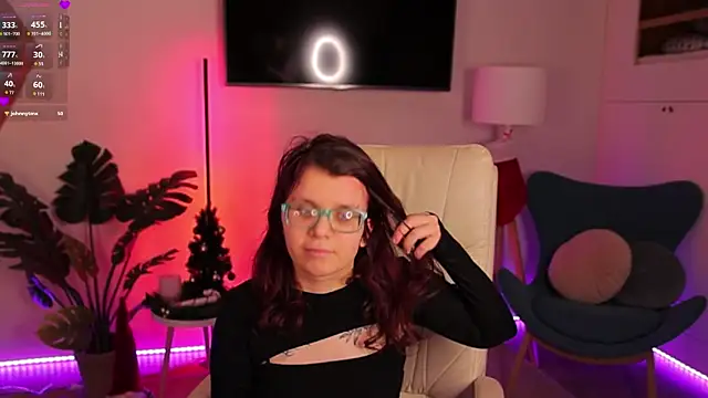 Snapshot of Ariell_Mini chatting on December 16, 2025, 6:40 am Ariell Mini online show from December 16, 2025, 6:40 am