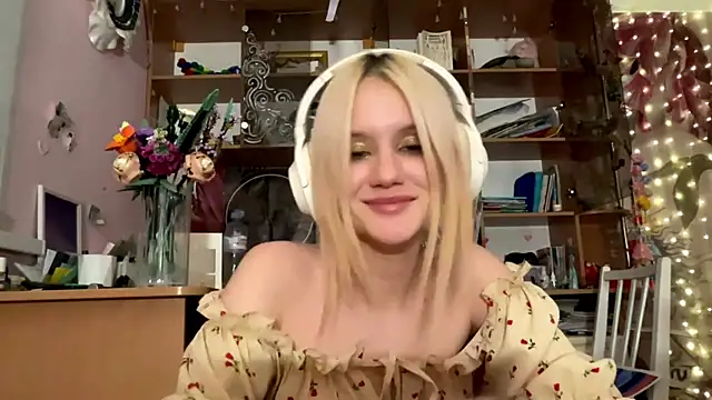 Snapshot of MelisaBloomy chatting on December 13, 2025, 7:53 pm MelisaBloomy online show from December 13, 2025, 7:53 pm