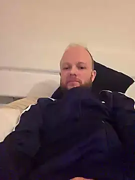 Snapshot of SoftishInflow chatting on December 14, 2025, 1:22 am SoftishInflow online show from December 14, 2025, 1:22 am