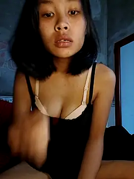 Snapshot of Kiu698 chatting on December 14, 2025, 3:23 am Kiu698 online show from December 14, 2025, 3:23 am