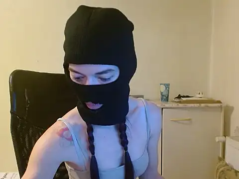 Snapshot of ntrlbdyy chatting on December 16, 2025, 7:24 am ntrlbdyy online show from December 16, 2025, 7:24 am