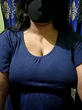 Snapshot of Queen-Tisha-Moni chatting on December 15, 2025, 4:11 pm Queen-Tisha-Moni online show from December 15, 2025, 4:11 pm