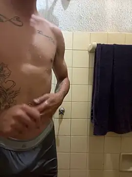 Snapshot of EnjoymentRapha chatting on December 14, 2025, 5:51 pm EnjoymentRapha online show from December 14, 2025, 5:51 pm