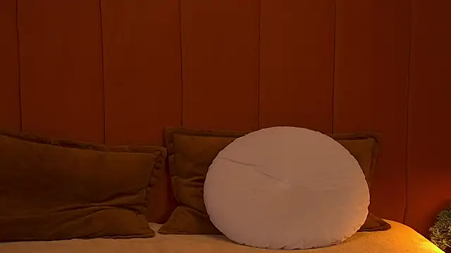 Snapshot of Audrey_Eden chatting on December 17, 2025, 7:03 am Audrey Eden online show from December 17, 2025, 7:03 am