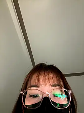 -Lena- online show from December 16, 2025, 5:07 pm