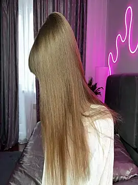 Snapshot of Moonliiine chatting on December 16, 2025, 5:56 am Moonliiine online show from December 16, 2025, 5:56 am