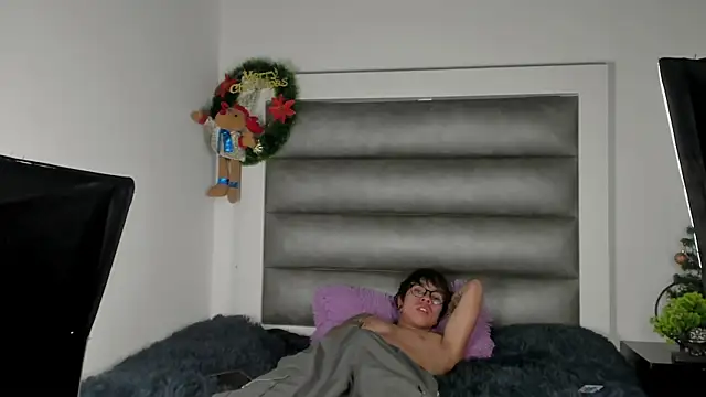 Snapshot of demionix_js chatting on December 16, 2025, 5:45 am demionix js online show from December 16, 2025, 5:45 am