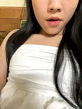 Snapshot of Xuxuxx chatting on December 16, 2025, 11:04 am Xuxuxx online show from December 16, 2025, 11:04 am