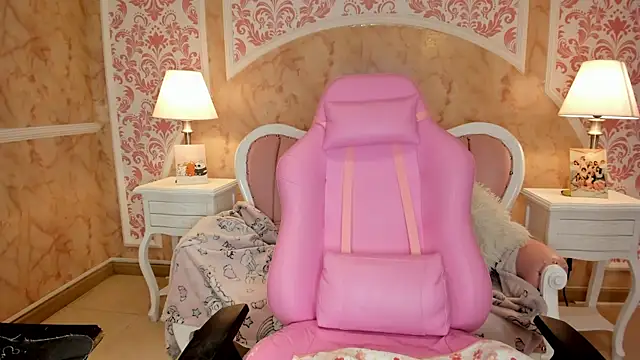 Saakura online show from December 17, 2025, 8:37 pm