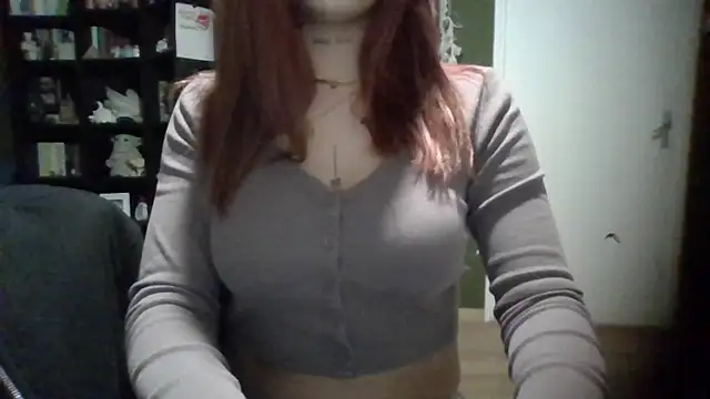 babyfireee online show from December 18, 2025, 8:26 pm