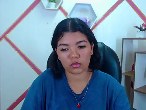 Snapshot of Heidy_Colins chatting on December 18, 2025, 1:55 am Heidy Colins online show from December 18, 2025, 1:55 am