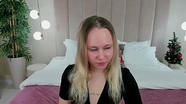 Snapshot of BellaCook chatting on December 17, 2025, 6:08 am BellaCook online show from December 17, 2025, 6:08 am