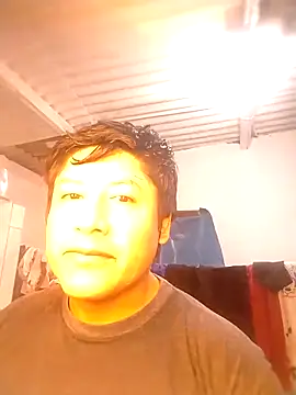 Snapshot of Tuewww chatting on December 20, 2025, 12:56 pm Tuewww online show from December 20, 2025, 12:56 pm