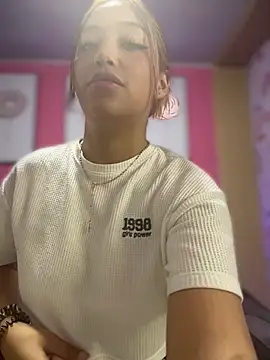 Snapshot of Kitty-LS chatting on December 18, 2025, 1:17 pm Kitty-LS online show from December 18, 2025, 1:17 pm